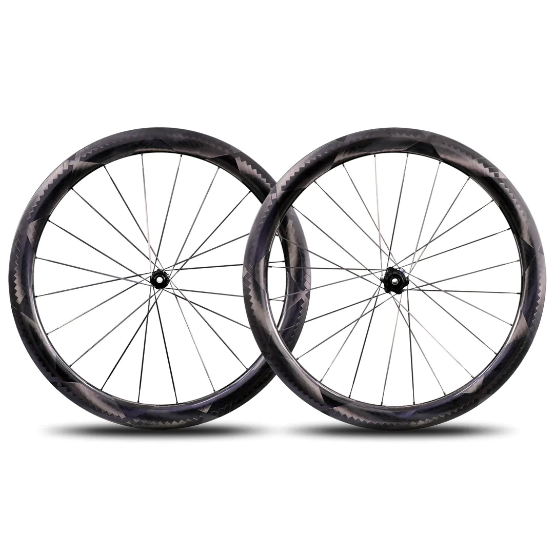 Vélo de route en fibre de carbone SAVA A4 : rapide et durable Vélo de route en fibre de carbone SAVA A4 : rapide et durable